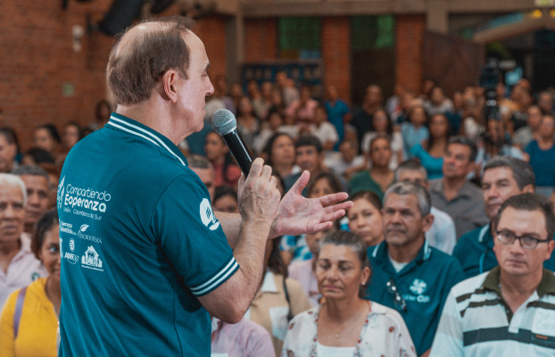 2200 asistentes, 194 bautismos y un testimonio de fe y esperanza deja la caravana de evangelismo en su paso por el Pacifico